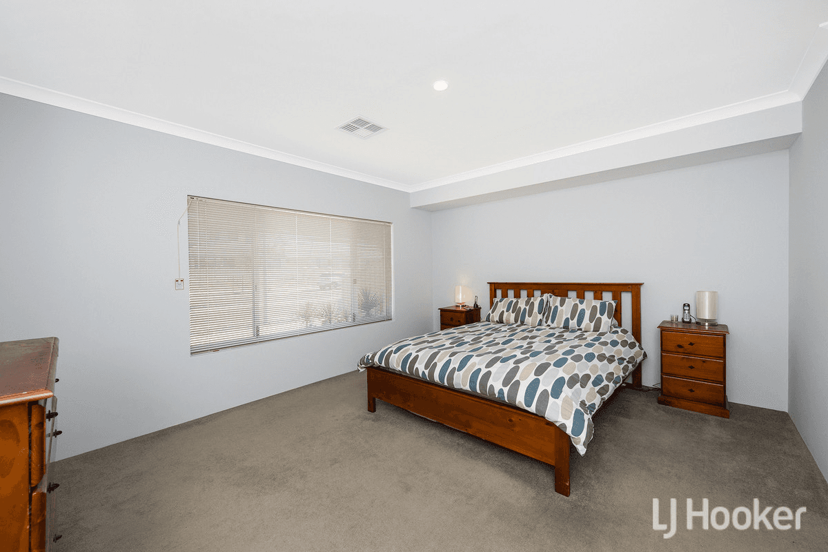 90 Eleanore Drive, MADORA BAY, WA 6210