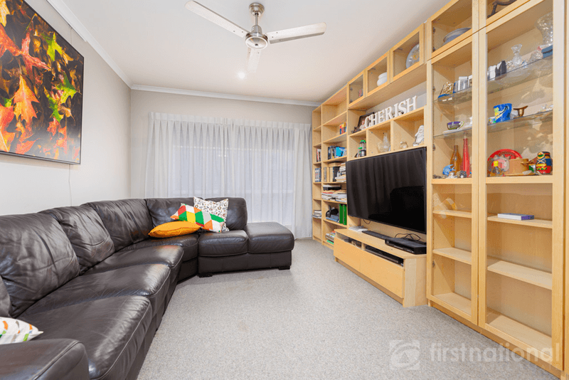 5 Bella Street, LANDSBOROUGH, QLD 4550