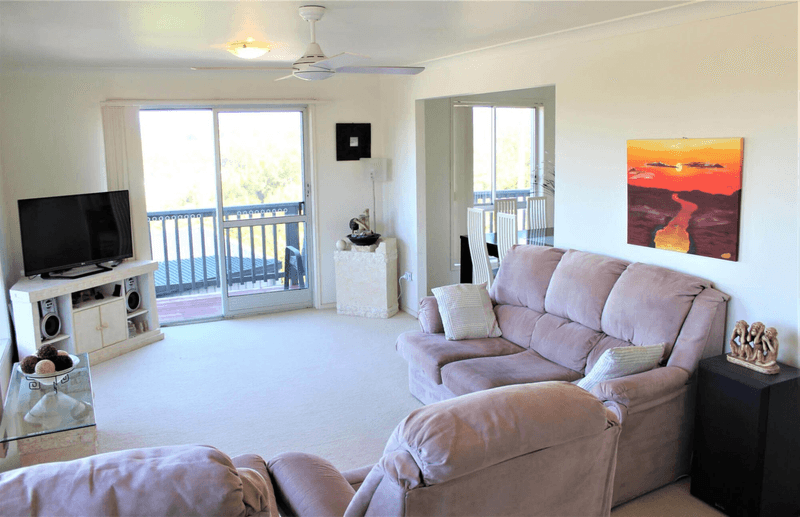 36 Summit Crescent, Carrara, QLD 4211