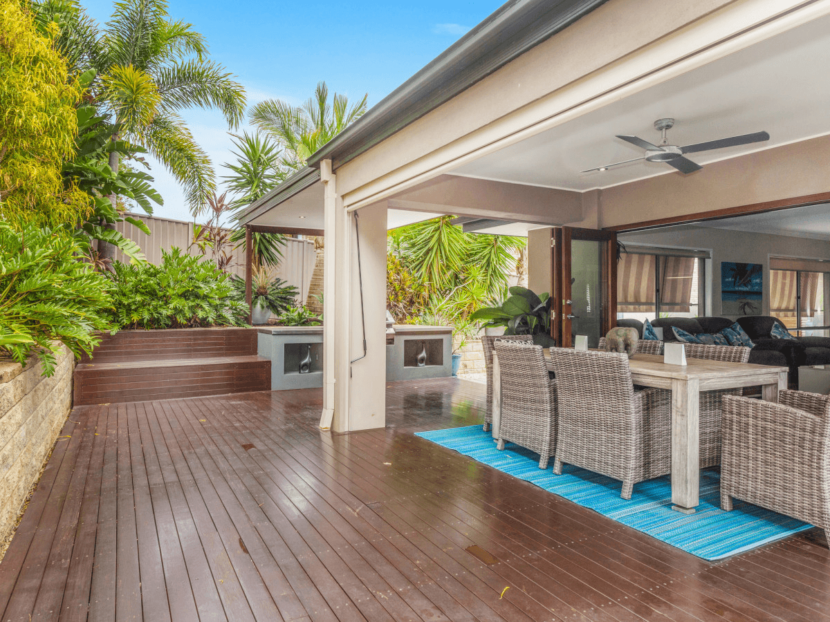 14 Mylestom Circle, Pottsville, NSW 2489