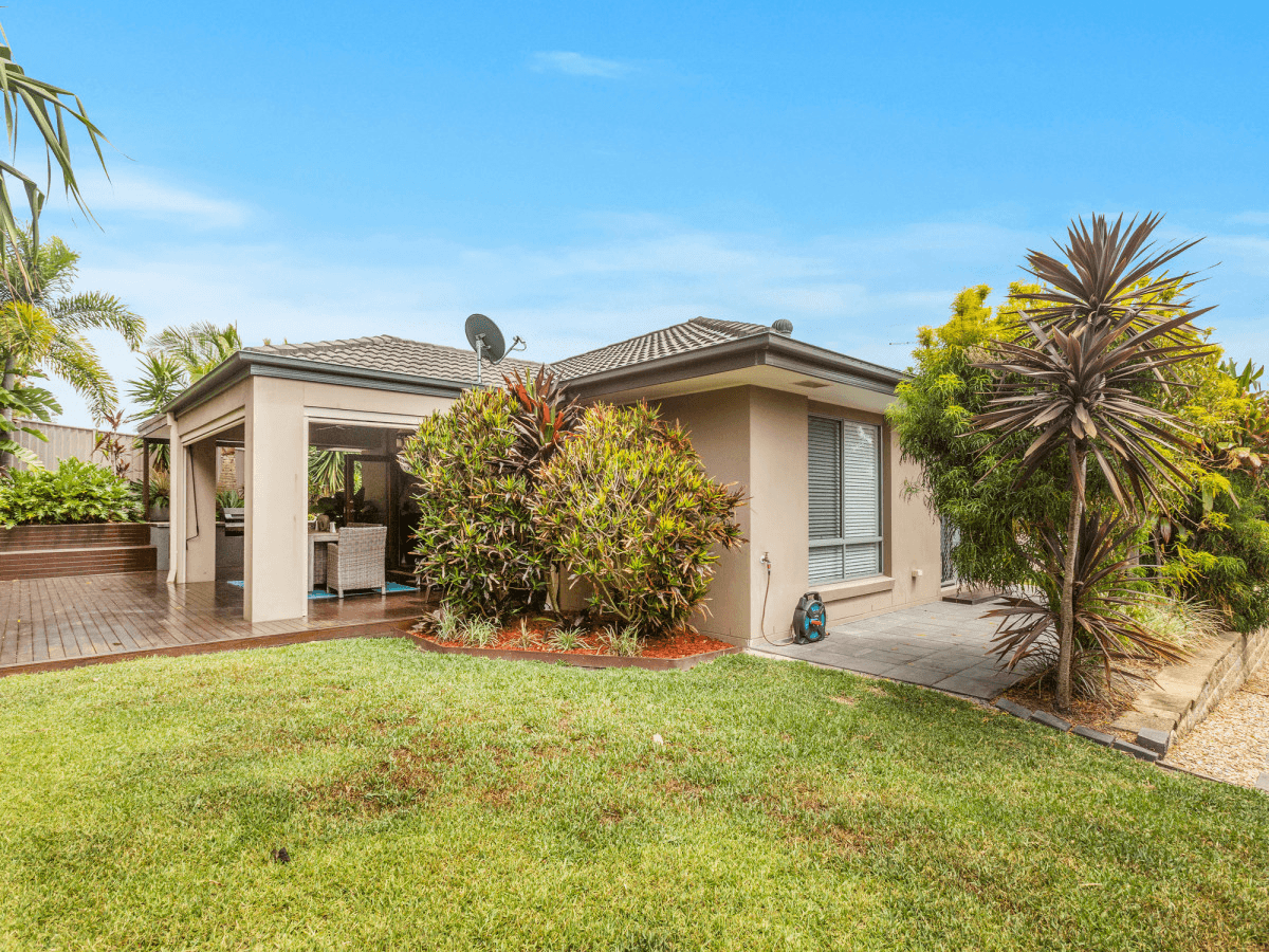 14 Mylestom Circle, Pottsville, NSW 2489