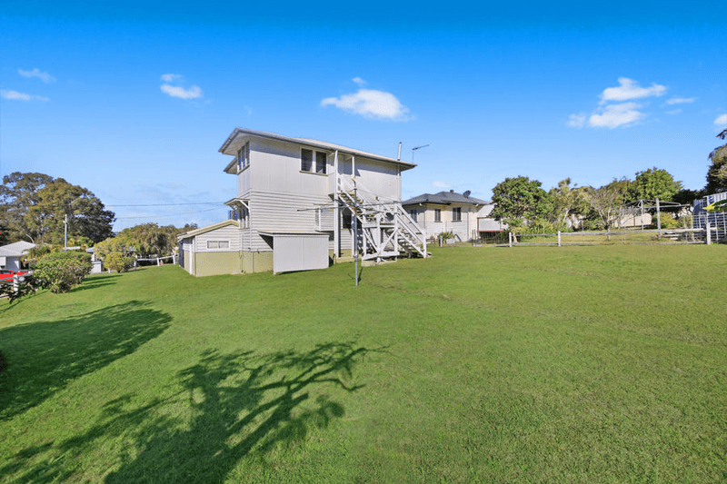 30 Kerr Avenue, SOUTHPORT, QLD 4215