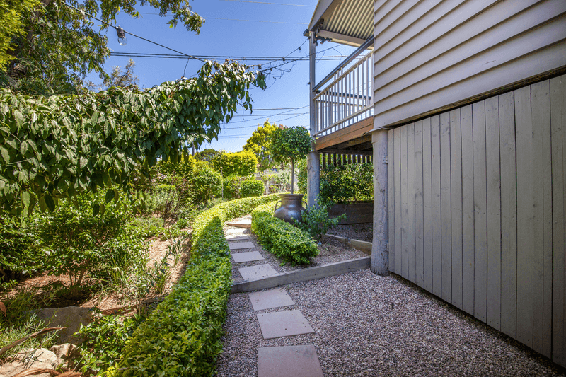 11 Perry Street, CHURCHILL, QLD 4305