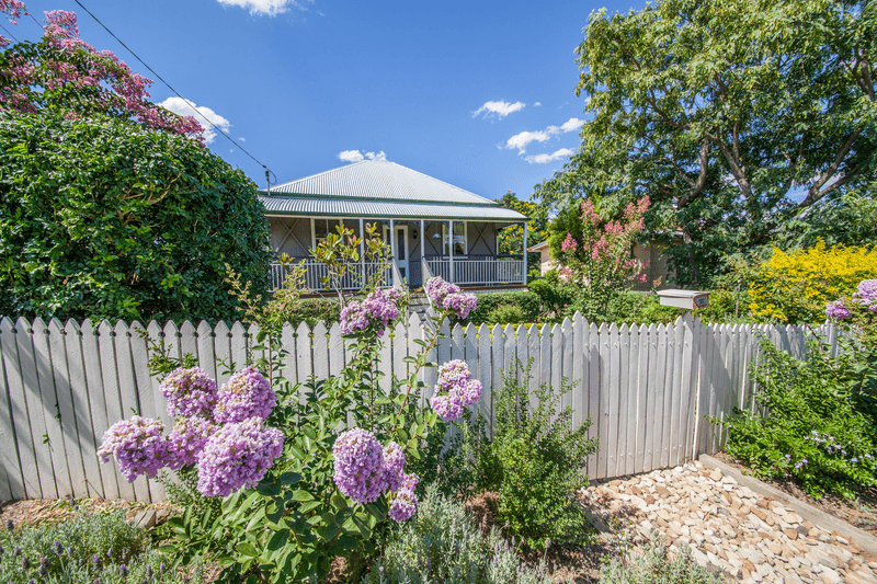 11 Perry Street, CHURCHILL, QLD 4305