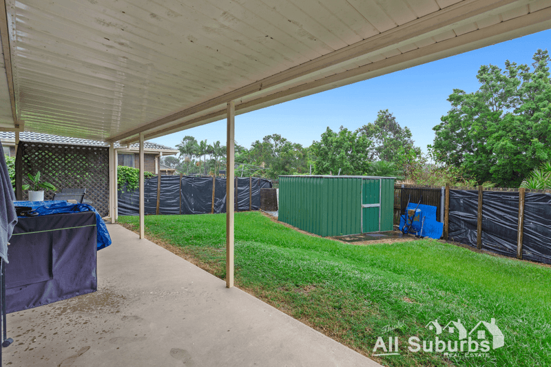 8 Stacey Court, CRESTMEAD, QLD 4132