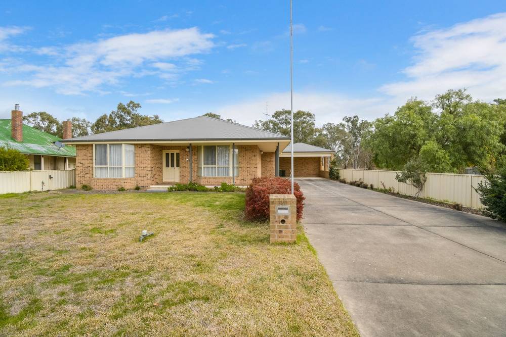 14 Wannon Avenue, Edenhope, VIC 3318