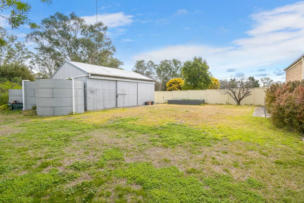 14 Wannon Avenue, Edenhope, VIC 3318