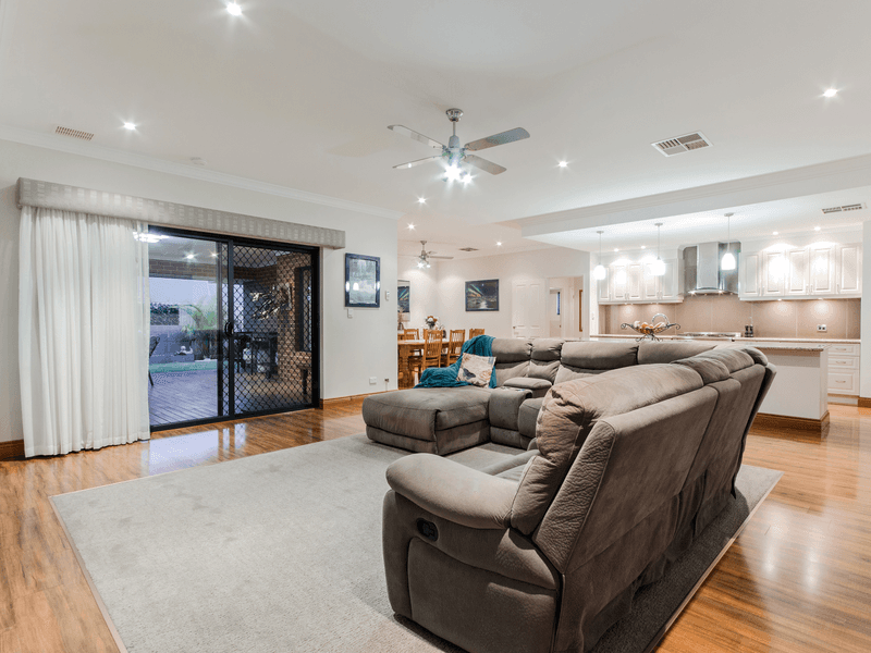 4 Baystone Road, BALDIVIS, WA 6171