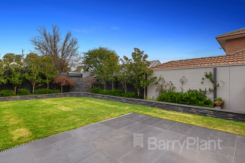 1  Haygarth Court, Wantirna South, VIC 3152