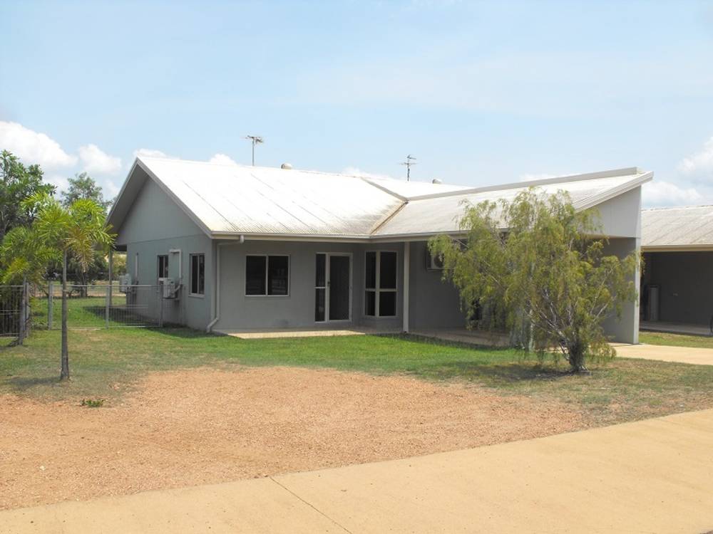 3/4 Christie Ave, Nanum, QLD 4874