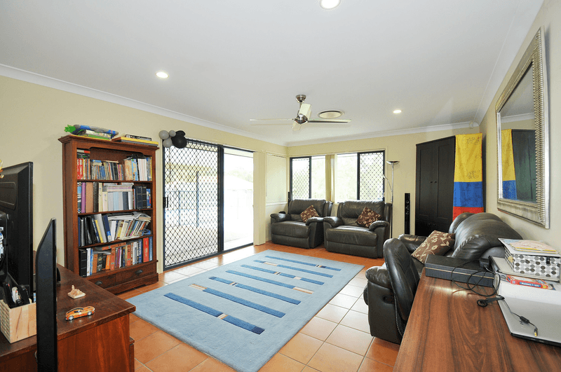 70 Halfway Drive, Ormeau, QLD 4208