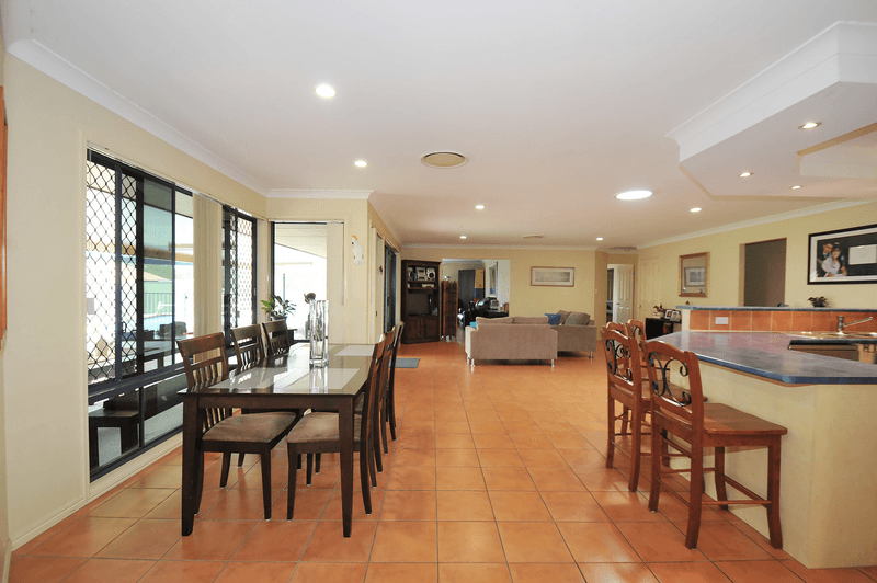 70 Halfway Drive, Ormeau, QLD 4208