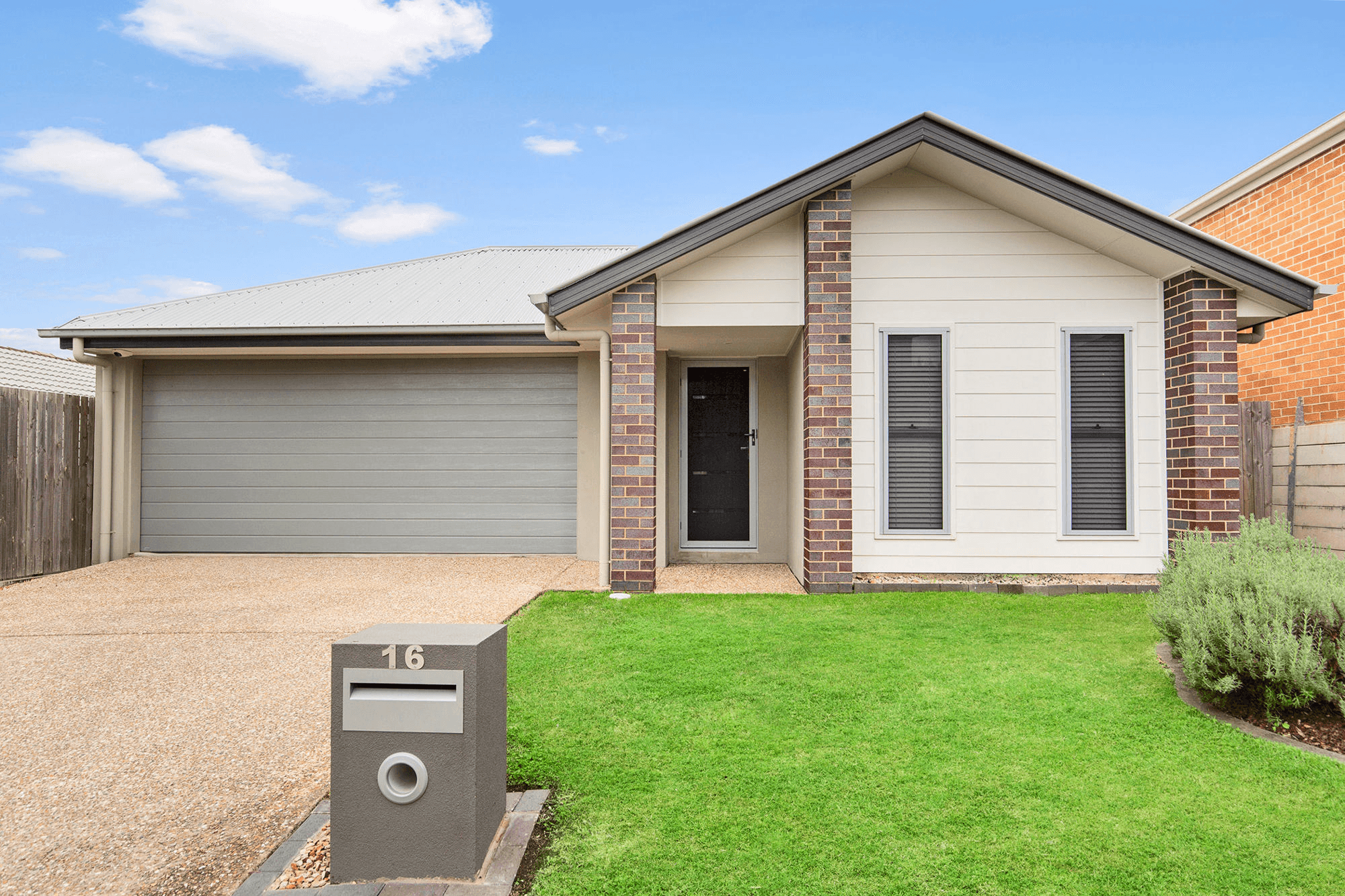 16 Hyssop Place, SPRINGFIELD LAKES, QLD 4300