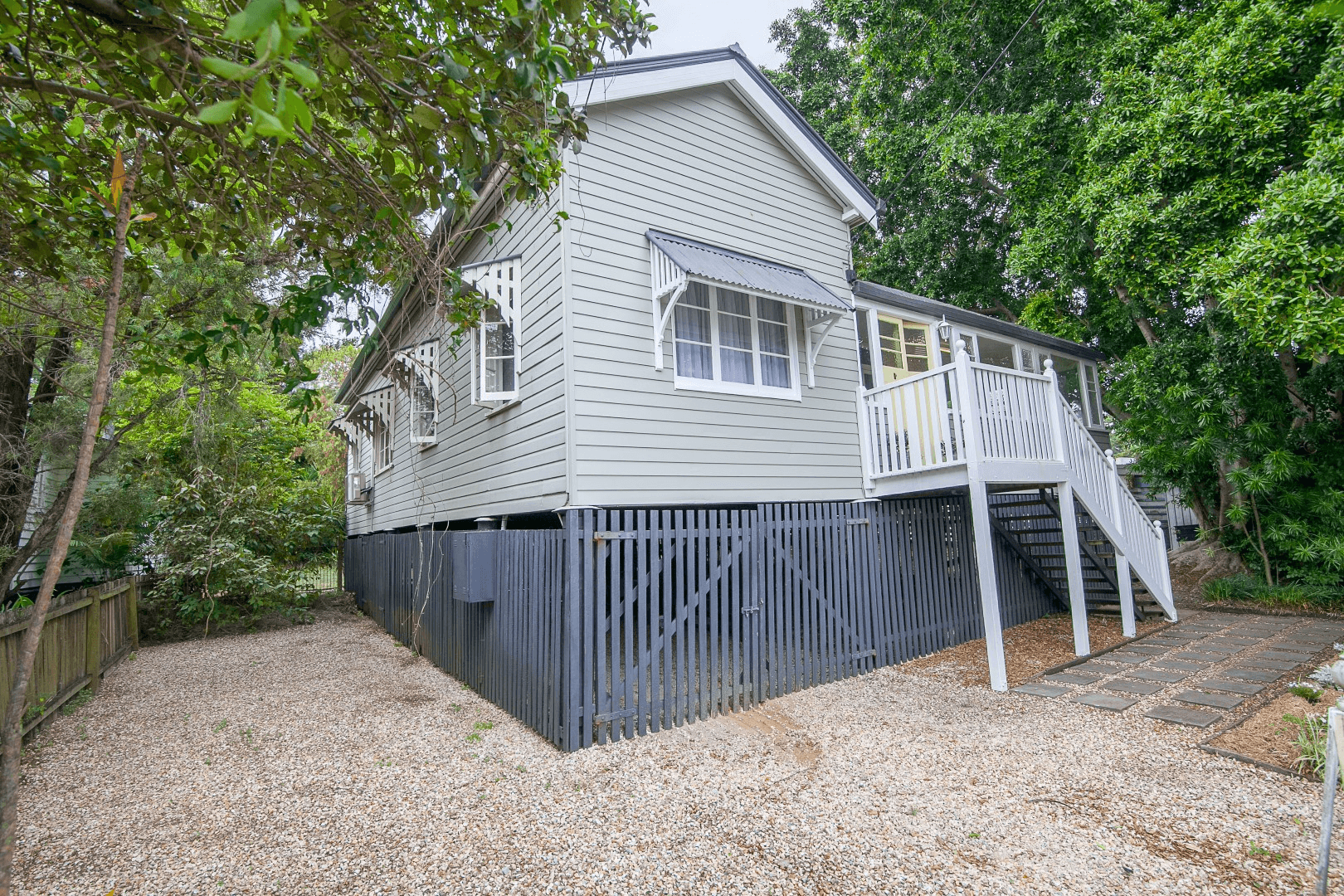 3 GLEBE ROAD, NEWTOWN, QLD 4305