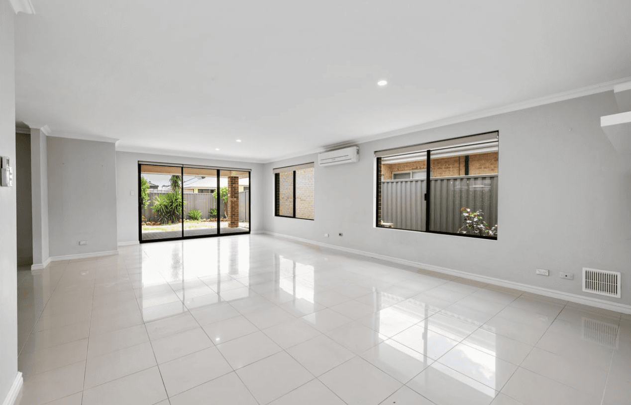 17 Barton Loop, PIARA WATERS, WA 6112