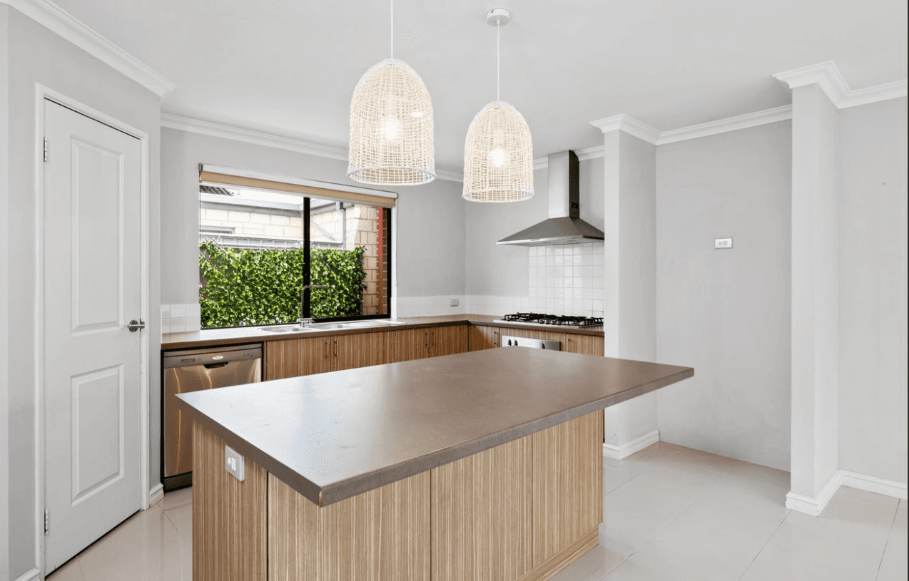 17 Barton Loop, PIARA WATERS, WA 6112
