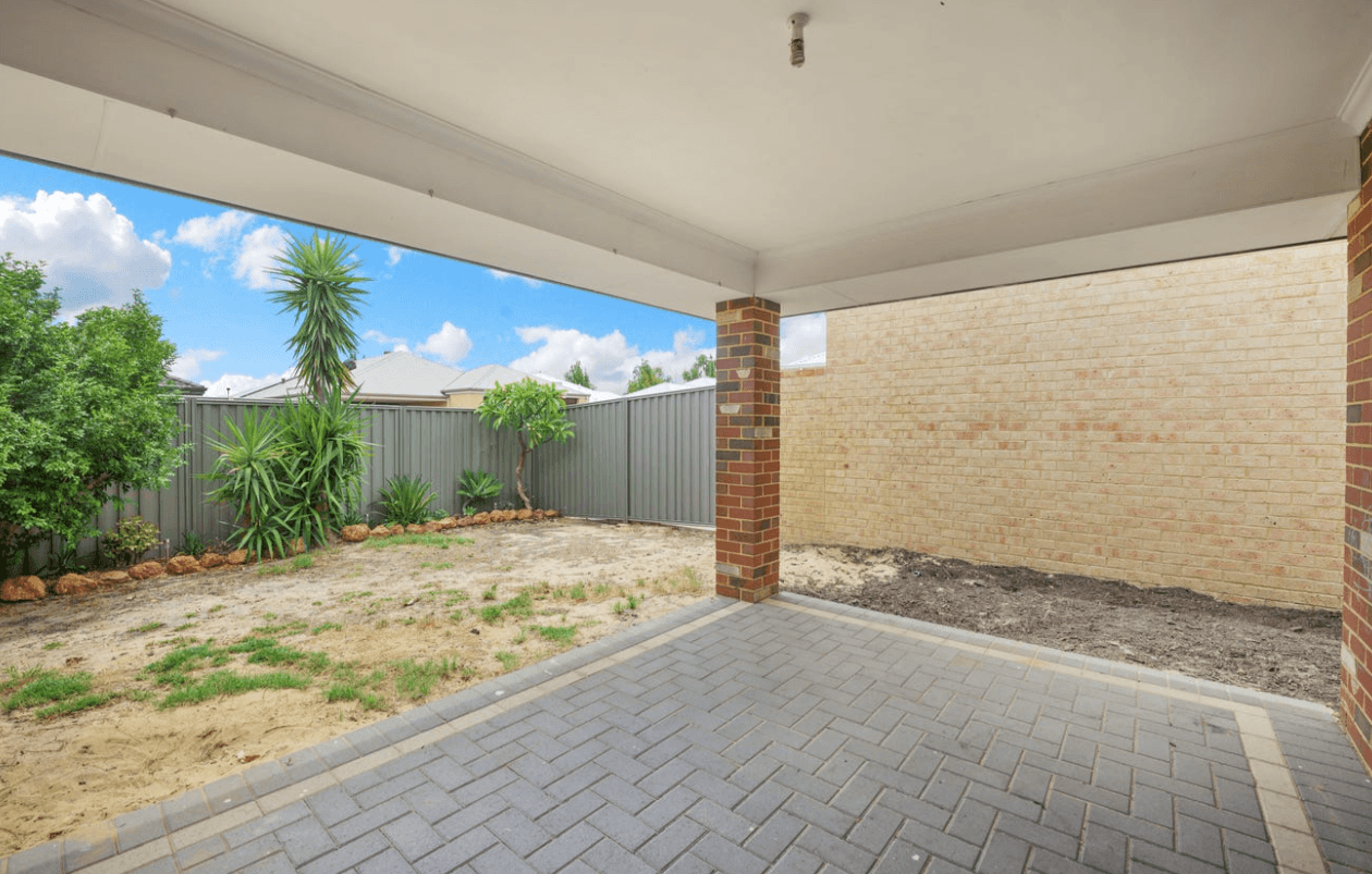 17 Barton Loop, PIARA WATERS, WA 6112