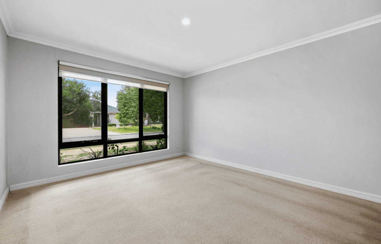 17 Barton Loop, PIARA WATERS, WA 6112