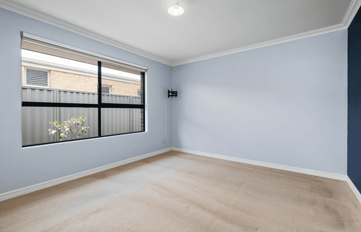 17 Barton Loop, PIARA WATERS, WA 6112