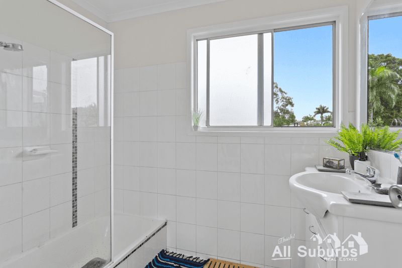 4 Leanne Street, MARSDEN, QLD 4132