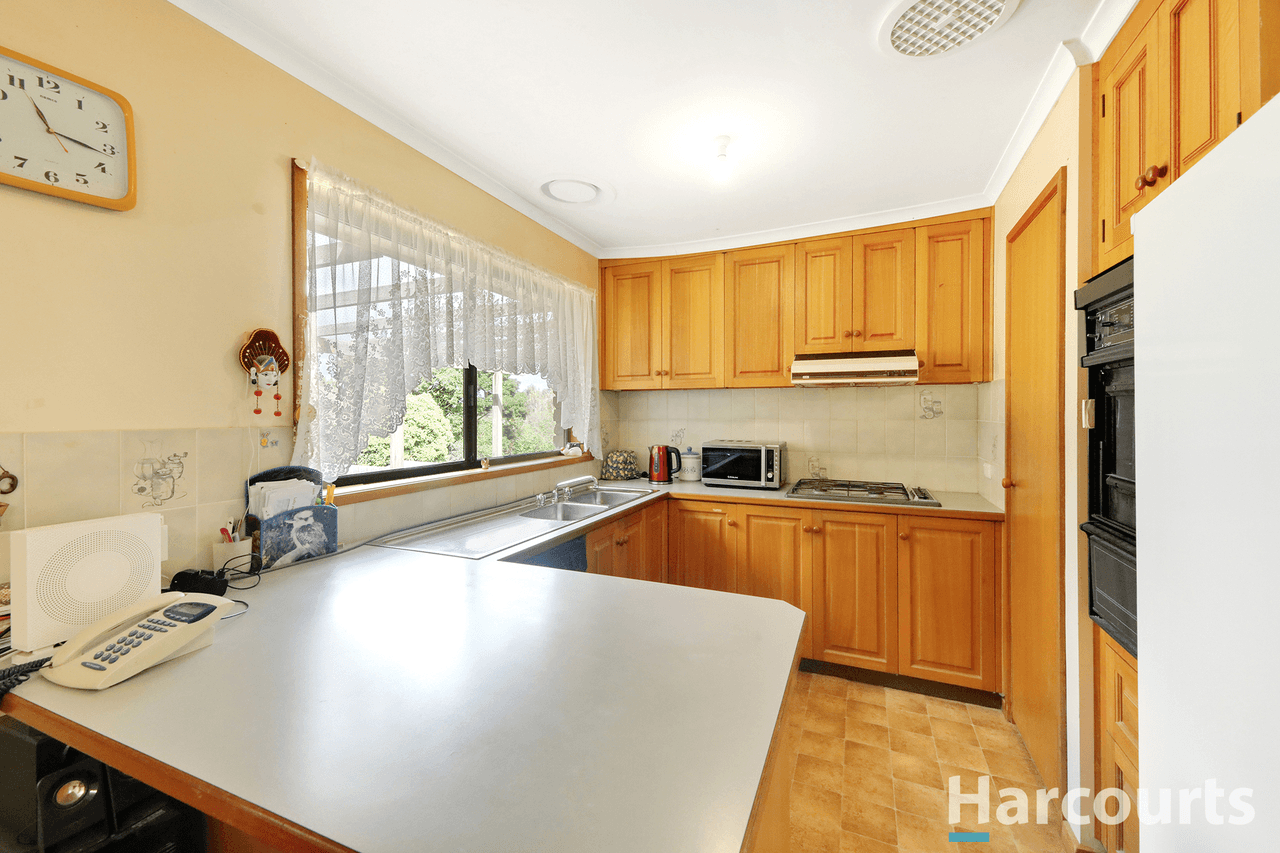 9 Hillandale Road, WARRAGUL, VIC 3820