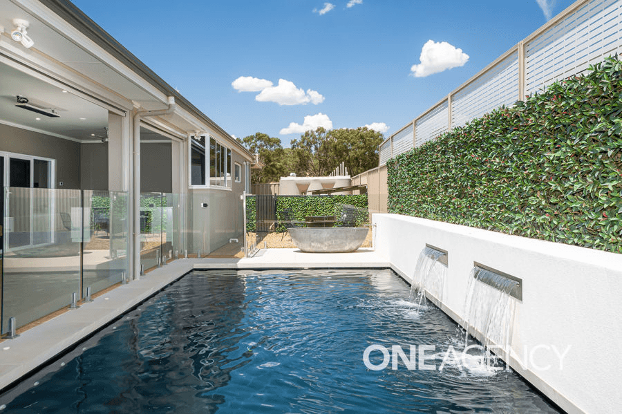 20 WATERHOUSE AVENUE, LLOYD, NSW 2650