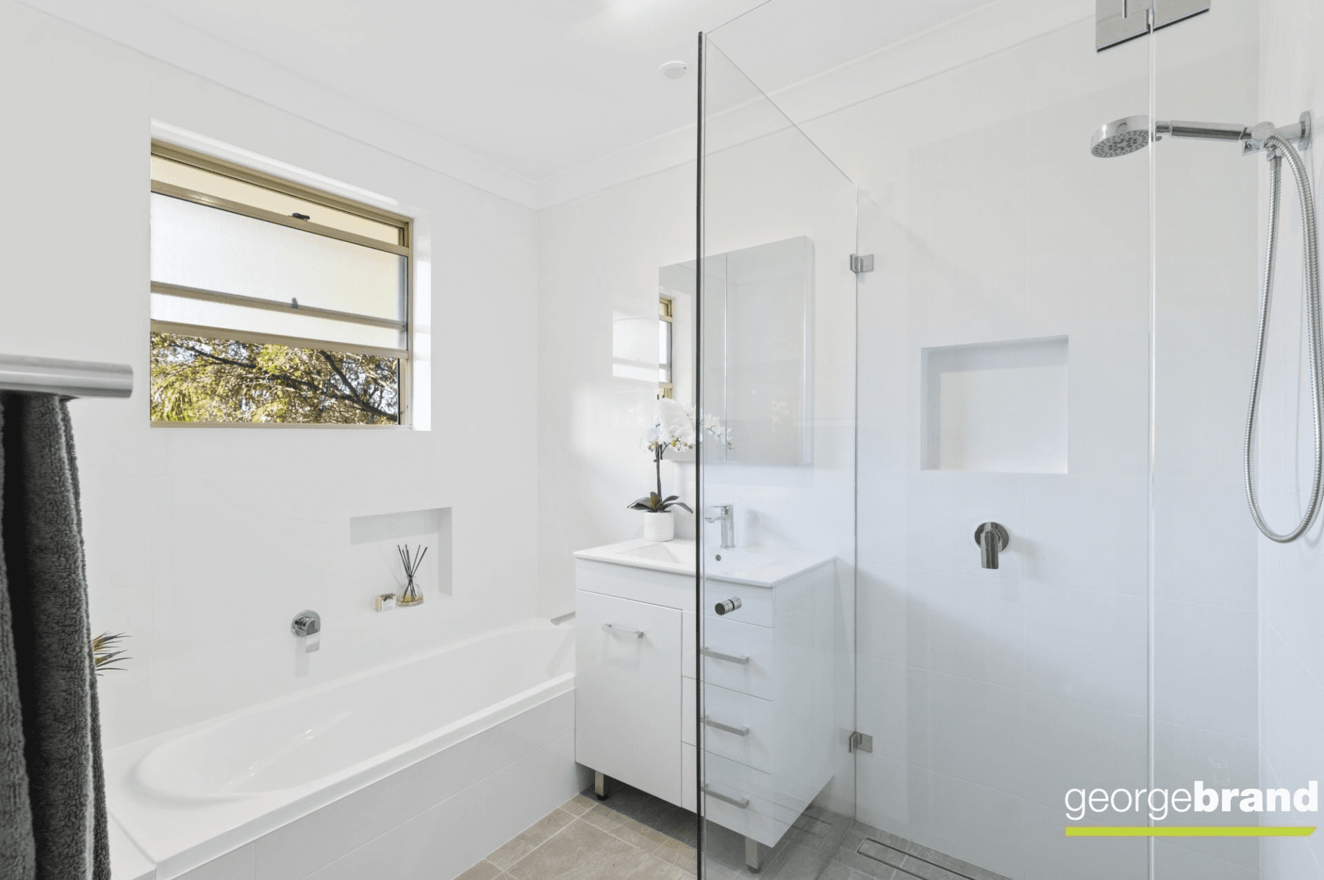 19 Howard Avenue, Green Point, NSW 2251