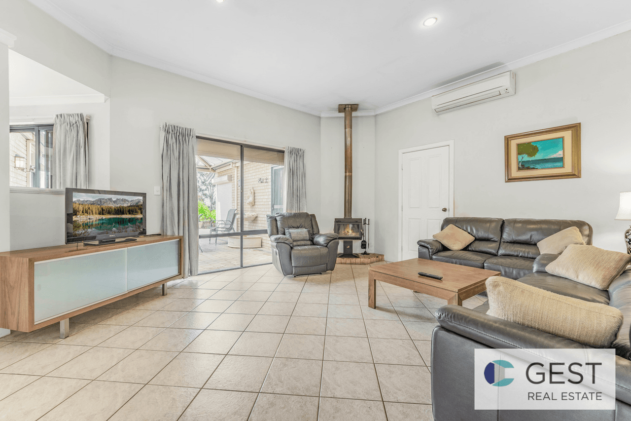 4 Quenda Close, BEELIAR, WA 6164