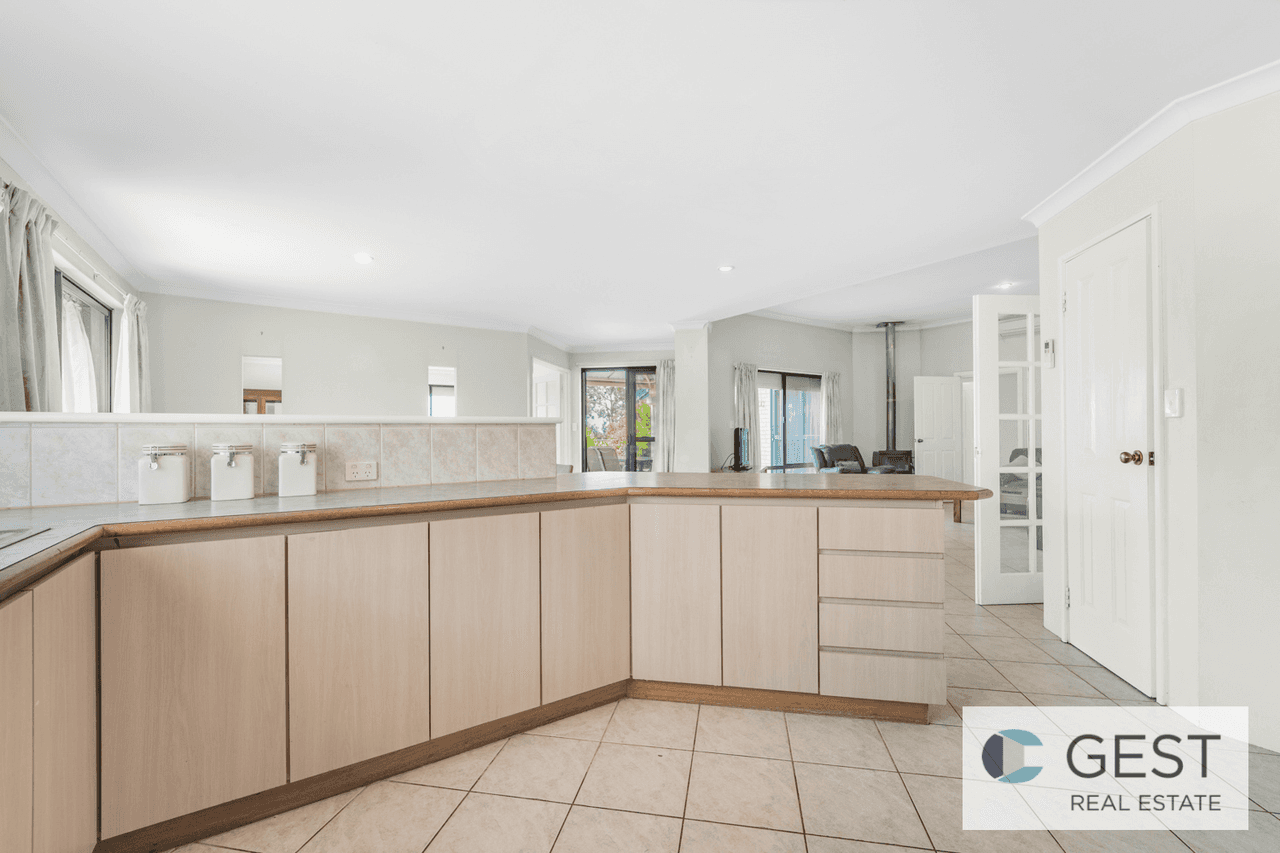 4 Quenda Close, BEELIAR, WA 6164