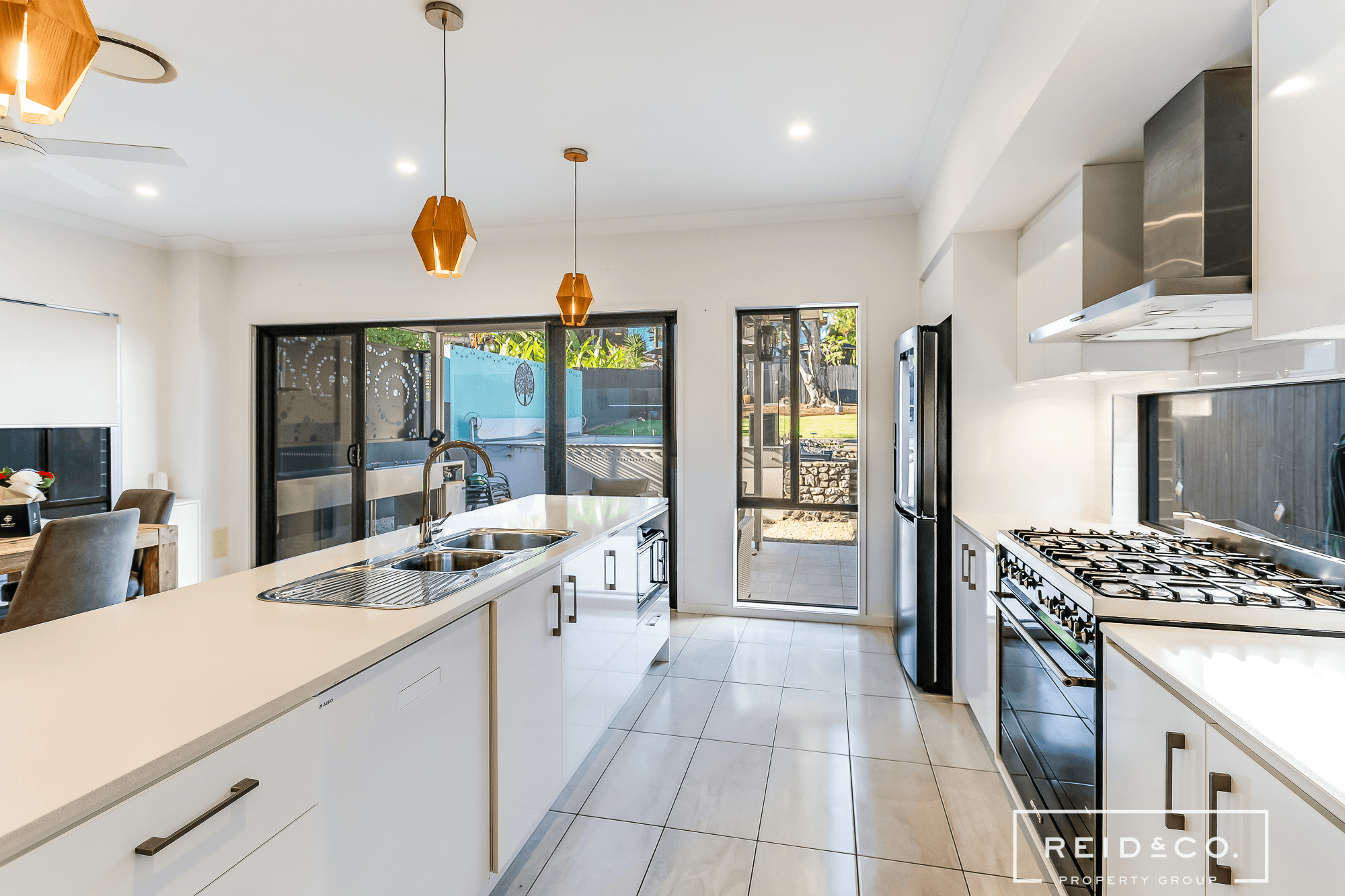 10 Brennan Road, SCARBOROUGH, QLD 4020