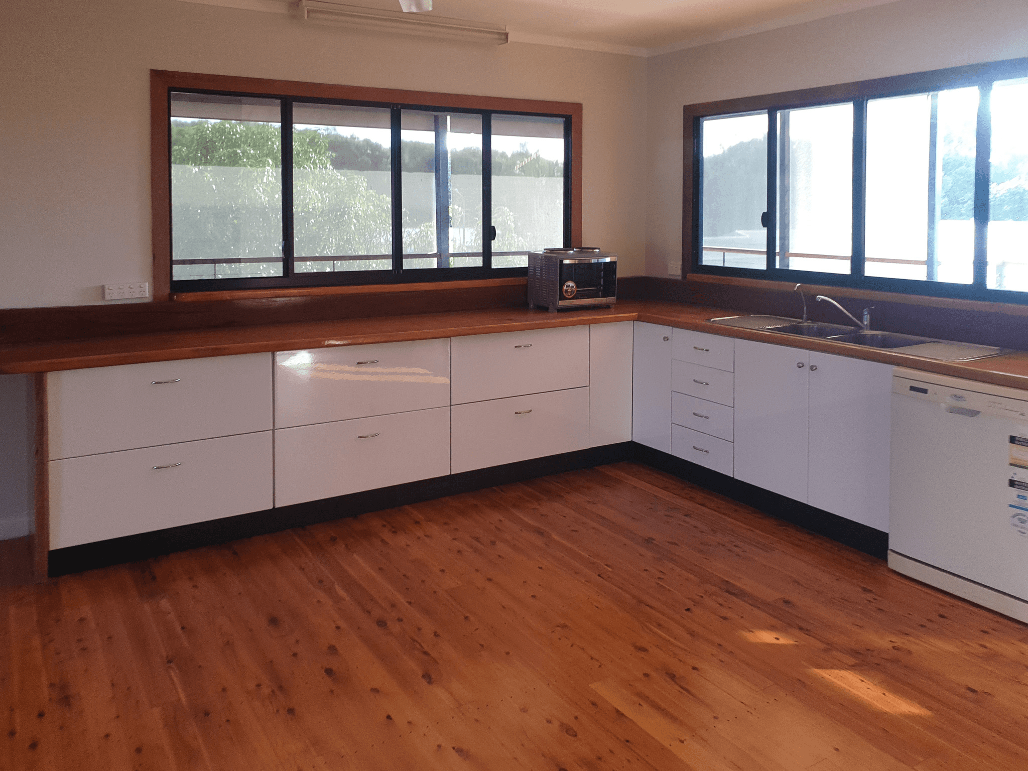 3 Bardon Cl, Kurrimine Beach, QLD 4871
