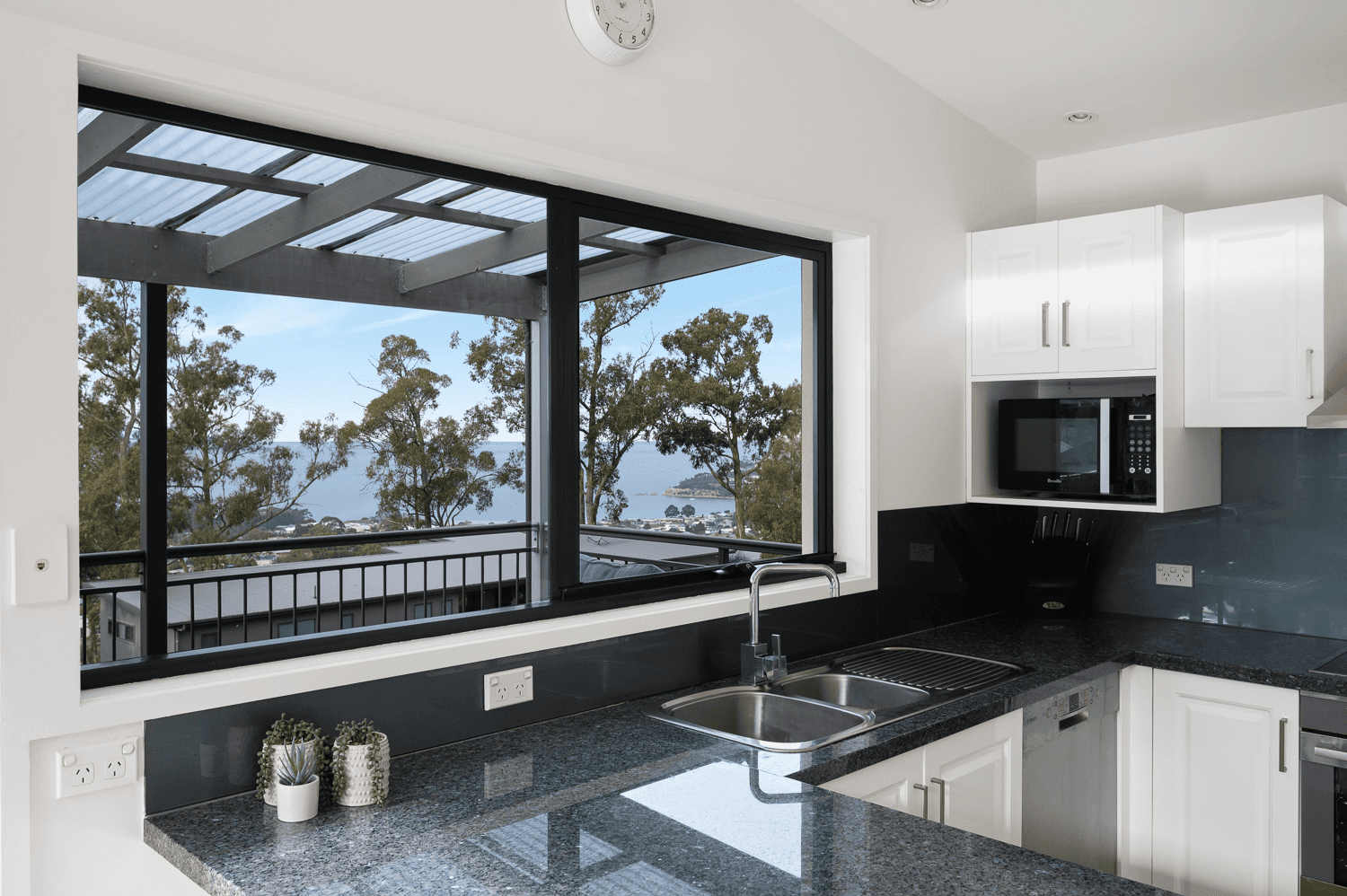 80 Tingira Road, BLACKMANS BAY, TAS 7052