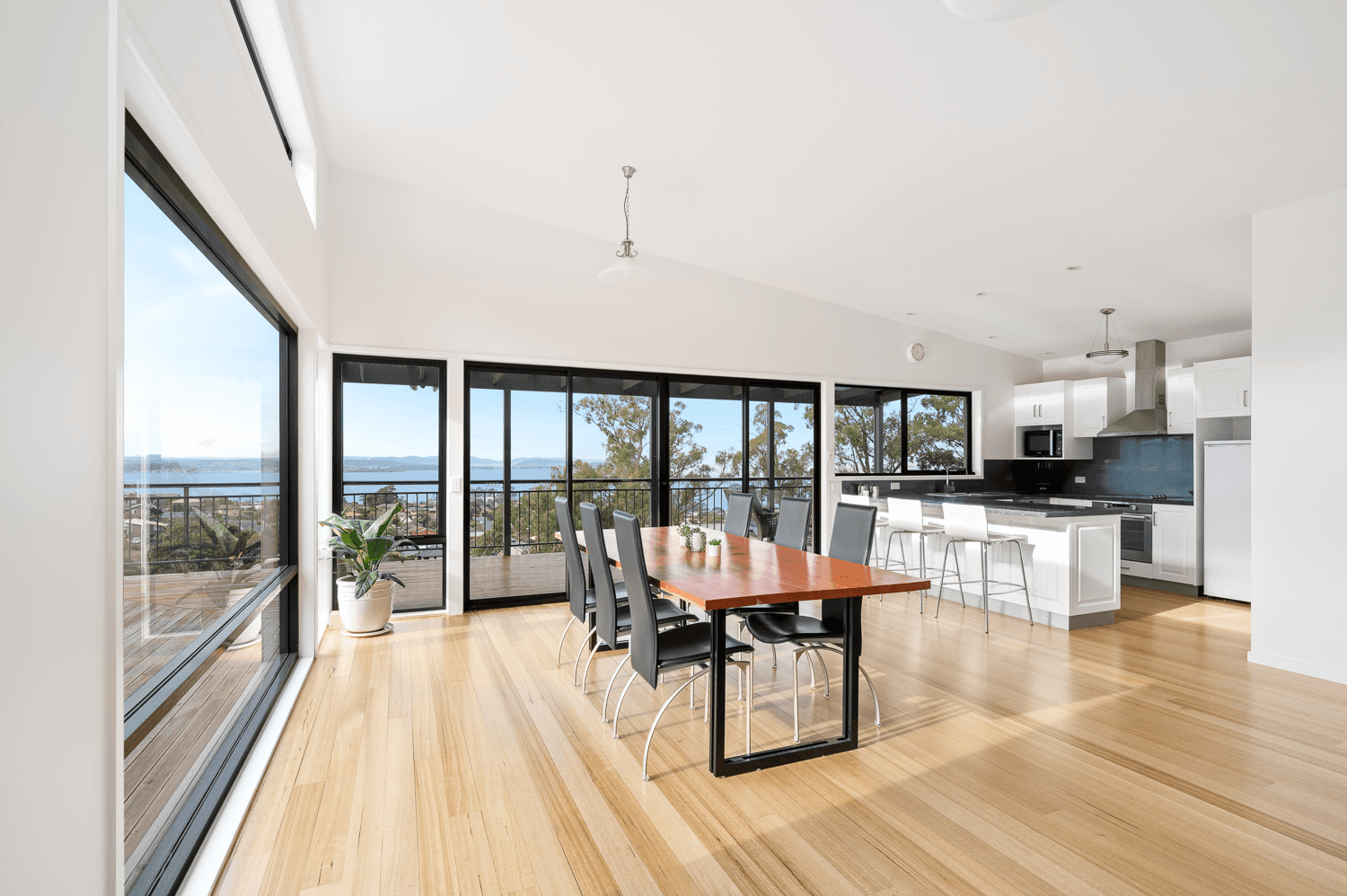 80 Tingira Road, BLACKMANS BAY, TAS 7052