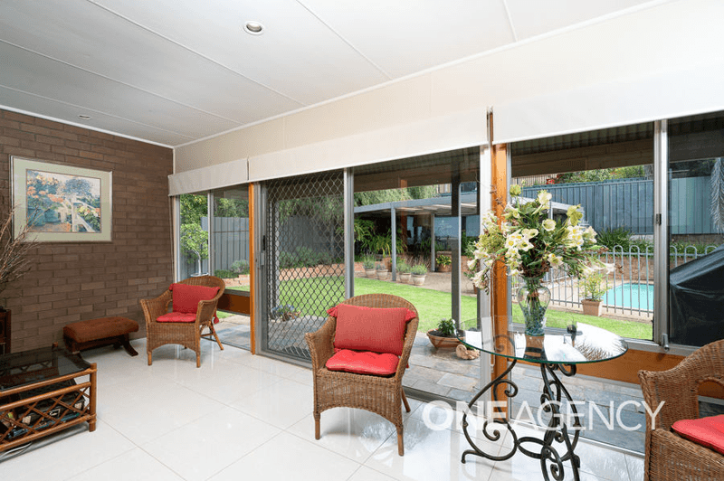 5 RALEIGH PLACE, KOORINGAL, NSW 2650