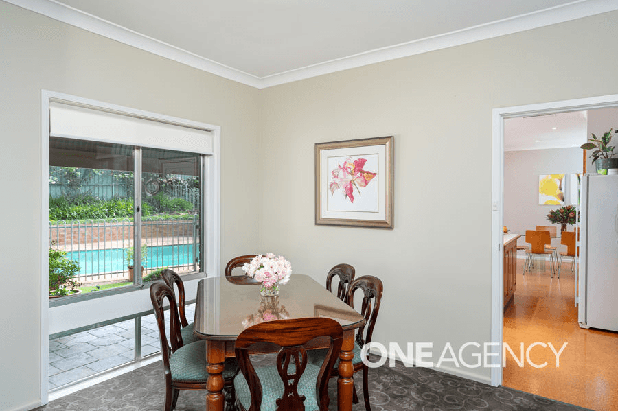 5 RALEIGH PLACE, KOORINGAL, NSW 2650