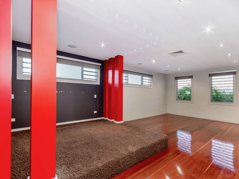 3028 The Boulevarde, BENOWA, QLD 4217