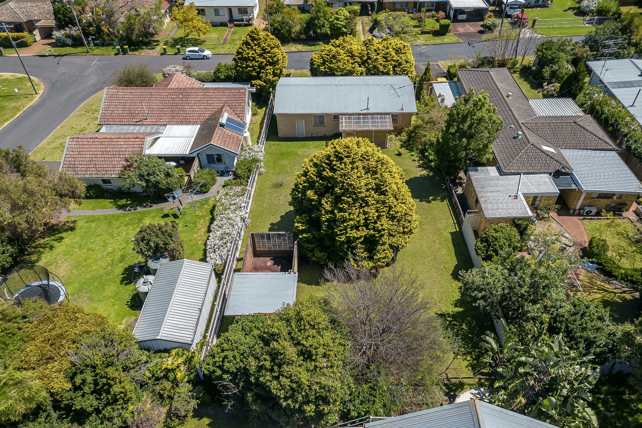 10 Lovett Street, RANGEVILLE, QLD 4350