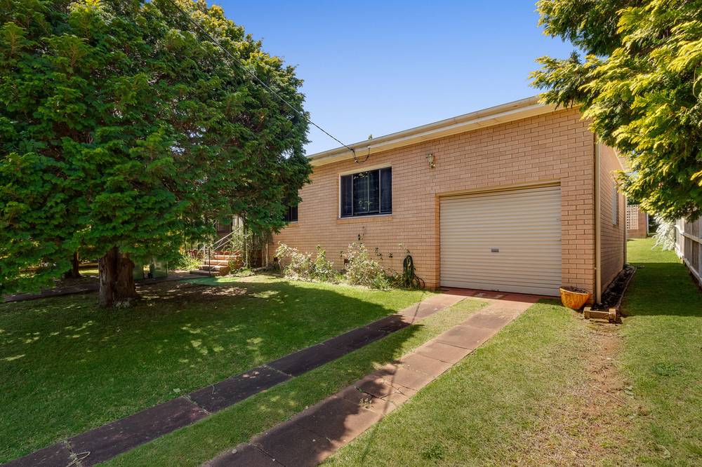 10 Lovett Street, RANGEVILLE, QLD 4350