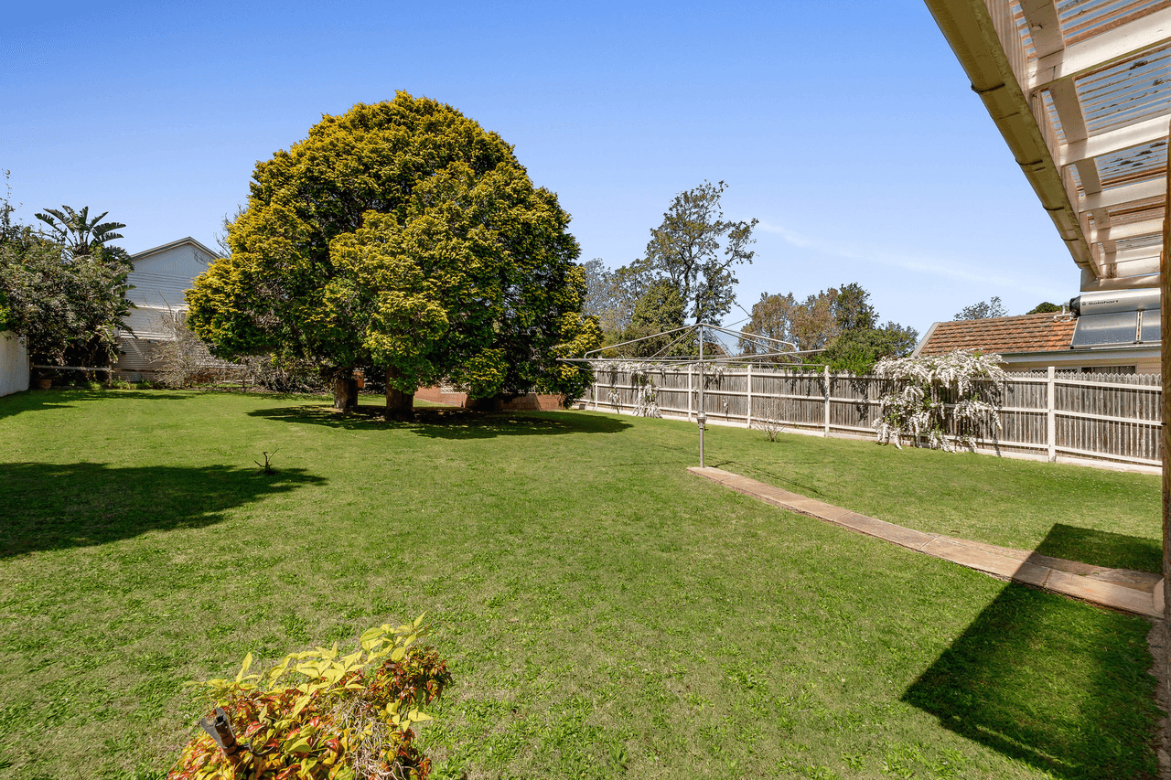 10 Lovett Street, RANGEVILLE, QLD 4350