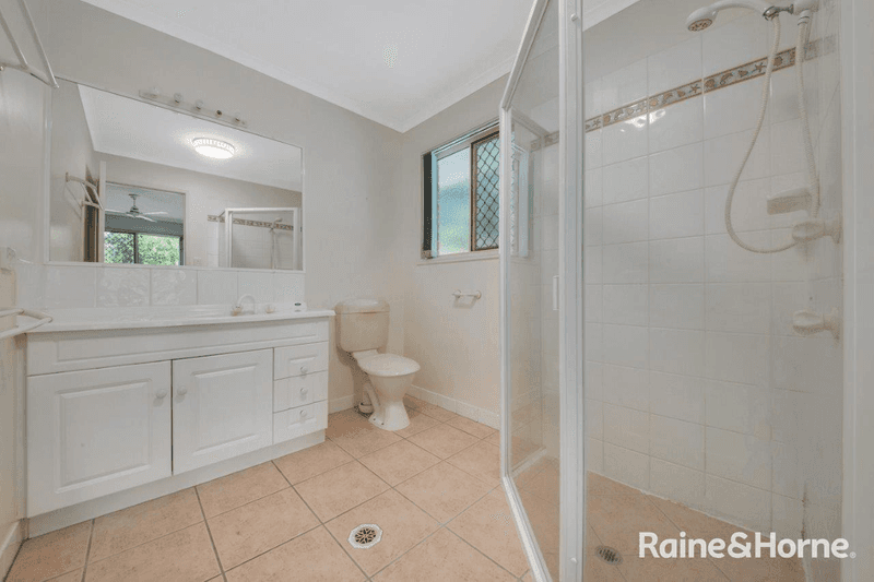 61 PENDA Avenue, NEW AUCKLAND, QLD 4680