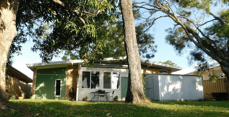 8 Palmer Drive, LABRADOR, QLD 4215