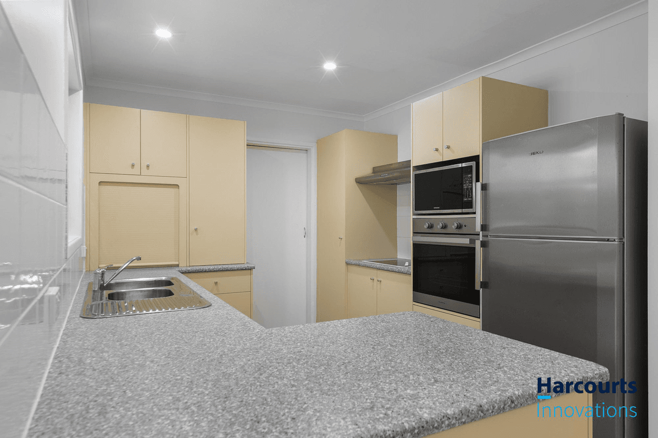 51 Yangoora Crescent, ASHMORE, QLD 4214