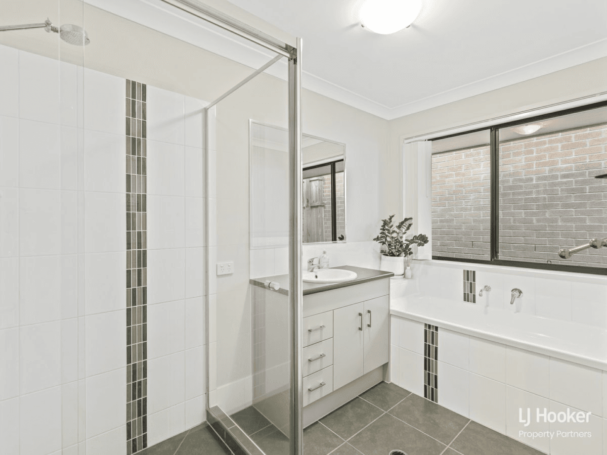 20 Wongabel Close, WATERFORD, QLD 4133