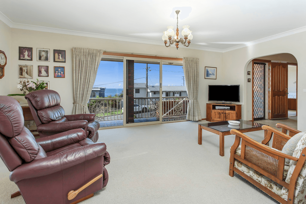 17 Gibraltar Avenue, KIAMA DOWNS, NSW 2533