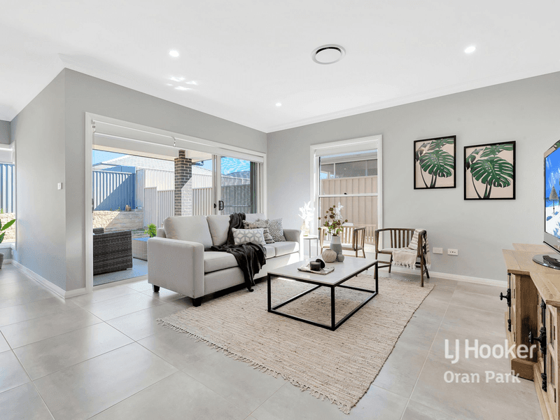 41 Lawler Drive, ORAN PARK, NSW 2570