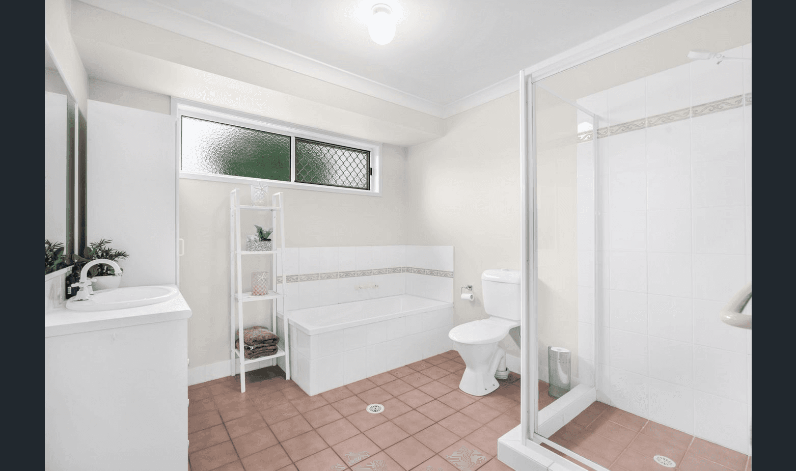 4 Manettia Street, WYNNUM WEST, QLD 4178