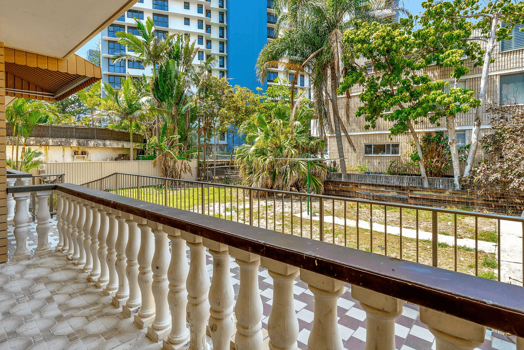 3/13 Aubrey Street, SURFERS PARADISE, QLD 4217