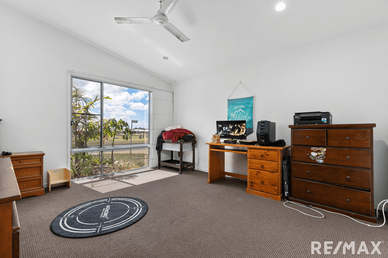 12 Dawes Crescent, Urraween, QLD 4655