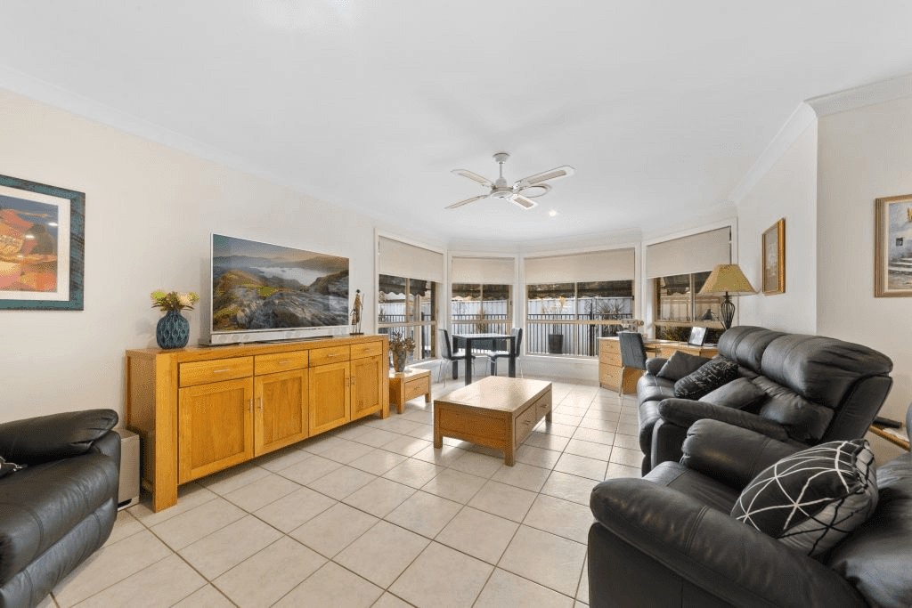 11 Priestman Avenue, Umina Beach, NSW 2257