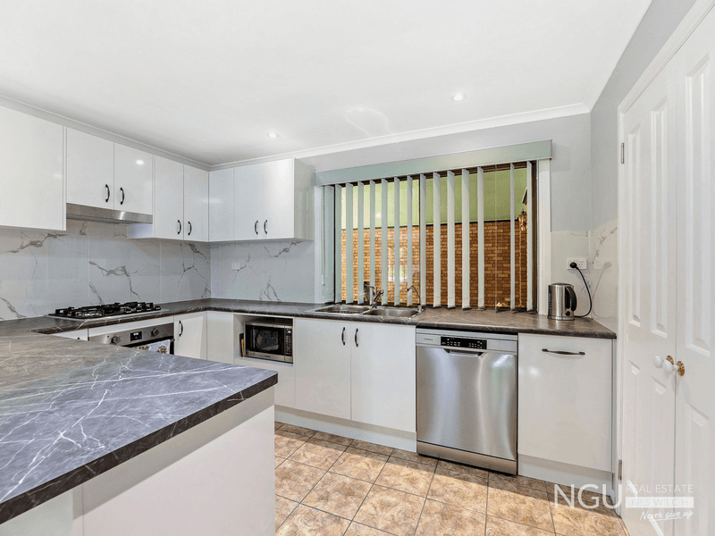 7 Lambton Place, Pine Mountain, QLD 4306